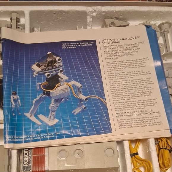 1984 Robotix Series R-1000 Motorized Building System *Incomplete* - Picture 11 of 14